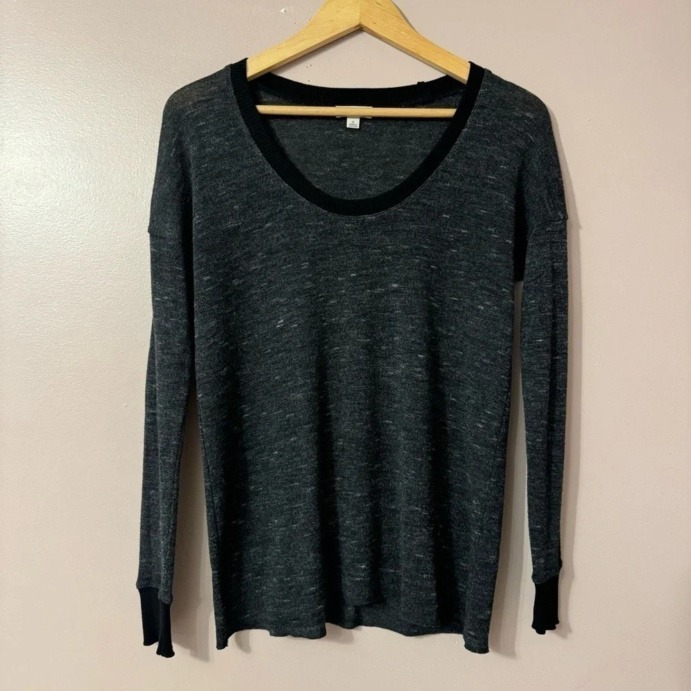 Aritzia Wilfred Berri Black Crewneck Lightweight Shirt Women Size  XS